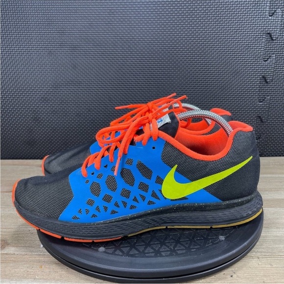 Nike iD Zoom Size 10.5 low top trainers - Picture 2 of 3